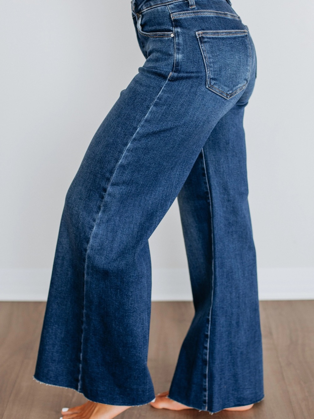 Rise Brand - High-Rise Wide Leg Jeans - Dark Blue - Size 9/29 - inseam 26” - Picture 4 of 13